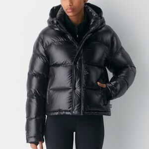 Aritzia Super Puff Shorty in Hi-Gloss Black